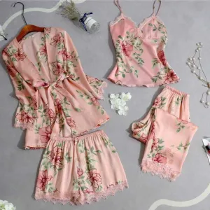 طقم بيجامة نسائية من الحرير مكونة من 3 قطعWomen's 3-piece silk pajama set, private label women's 3-piece silk pajama set, short-sleeved robe and pants