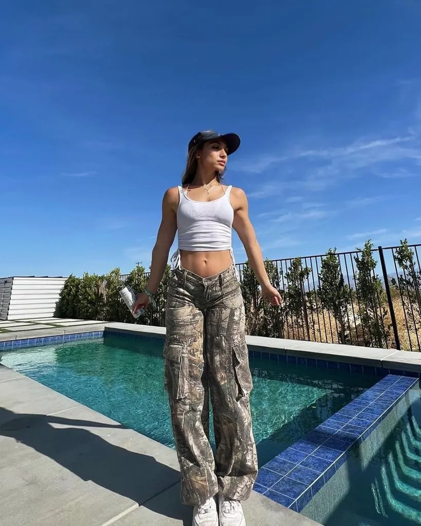 LaurelTree Camo Cargo Pants Straight Wide Leg Trousers Jeans Joggers Sweatpants with Pockets Stretch Fabric Woman Man