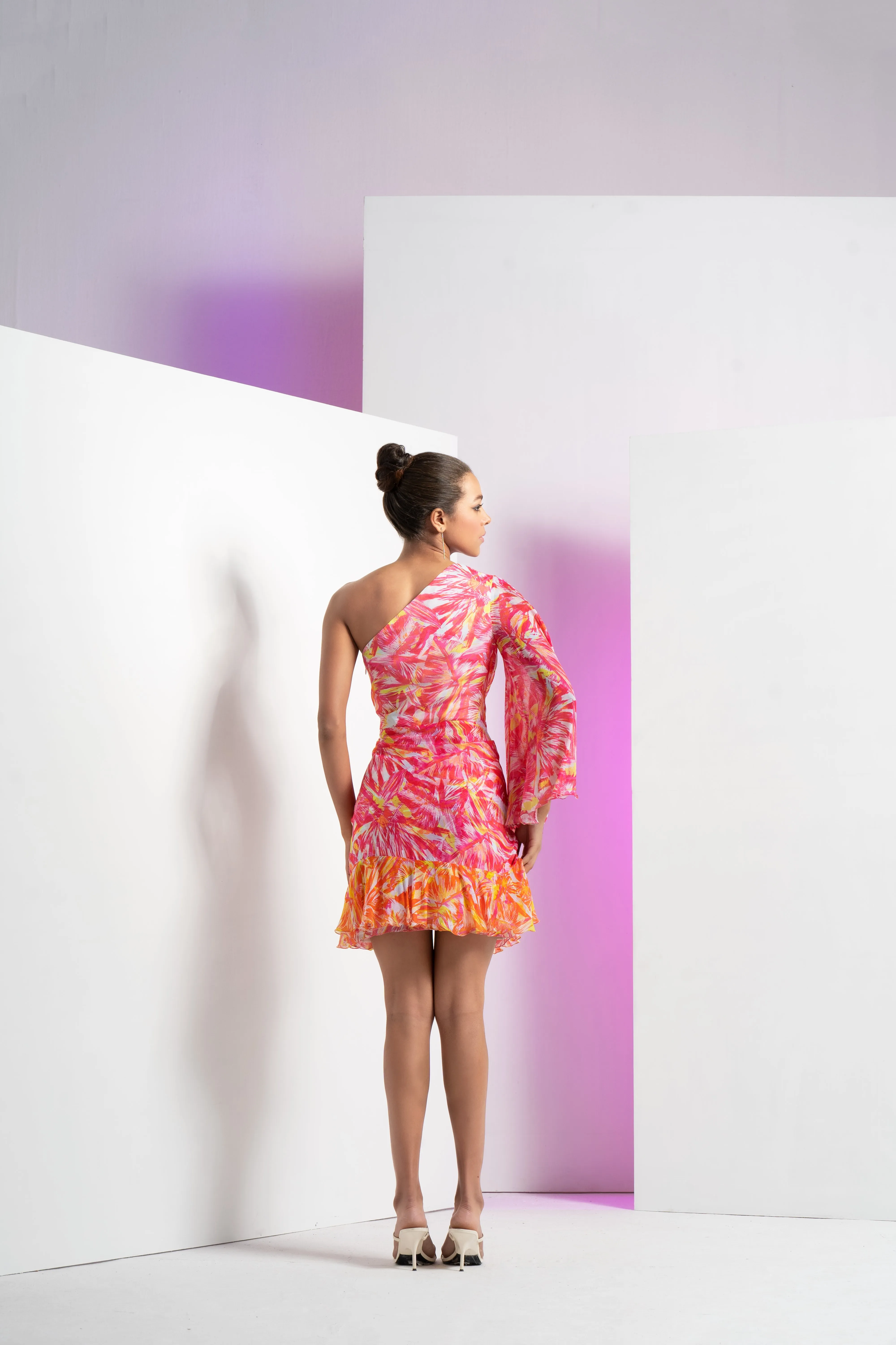Pink twisted leaf short dress with front cut out detailed with ring